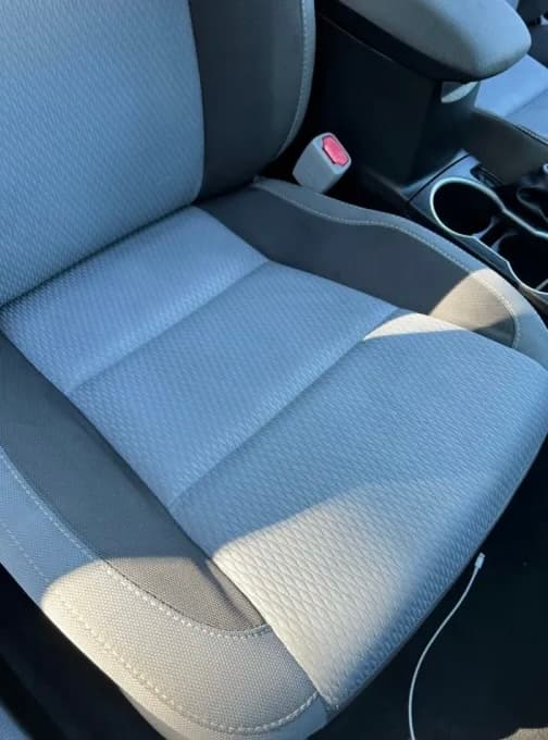 Siège voiture après nettoyage intérieur – résultat Cleanium Tours