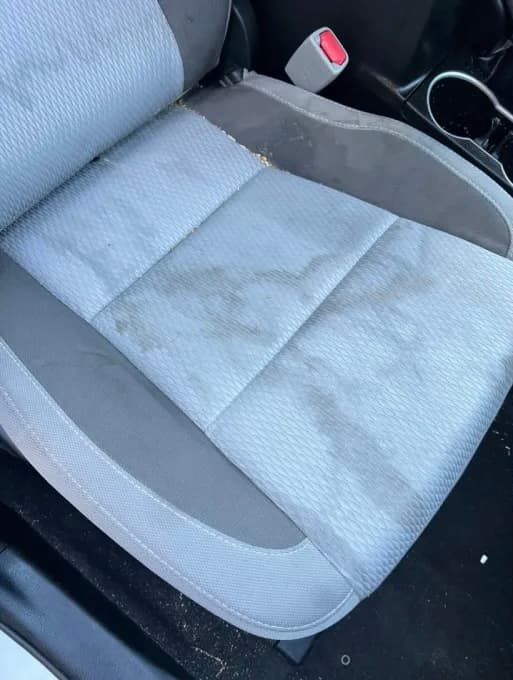 Siège voiture avant shampouinage – nettoyage intérieur auto Tours